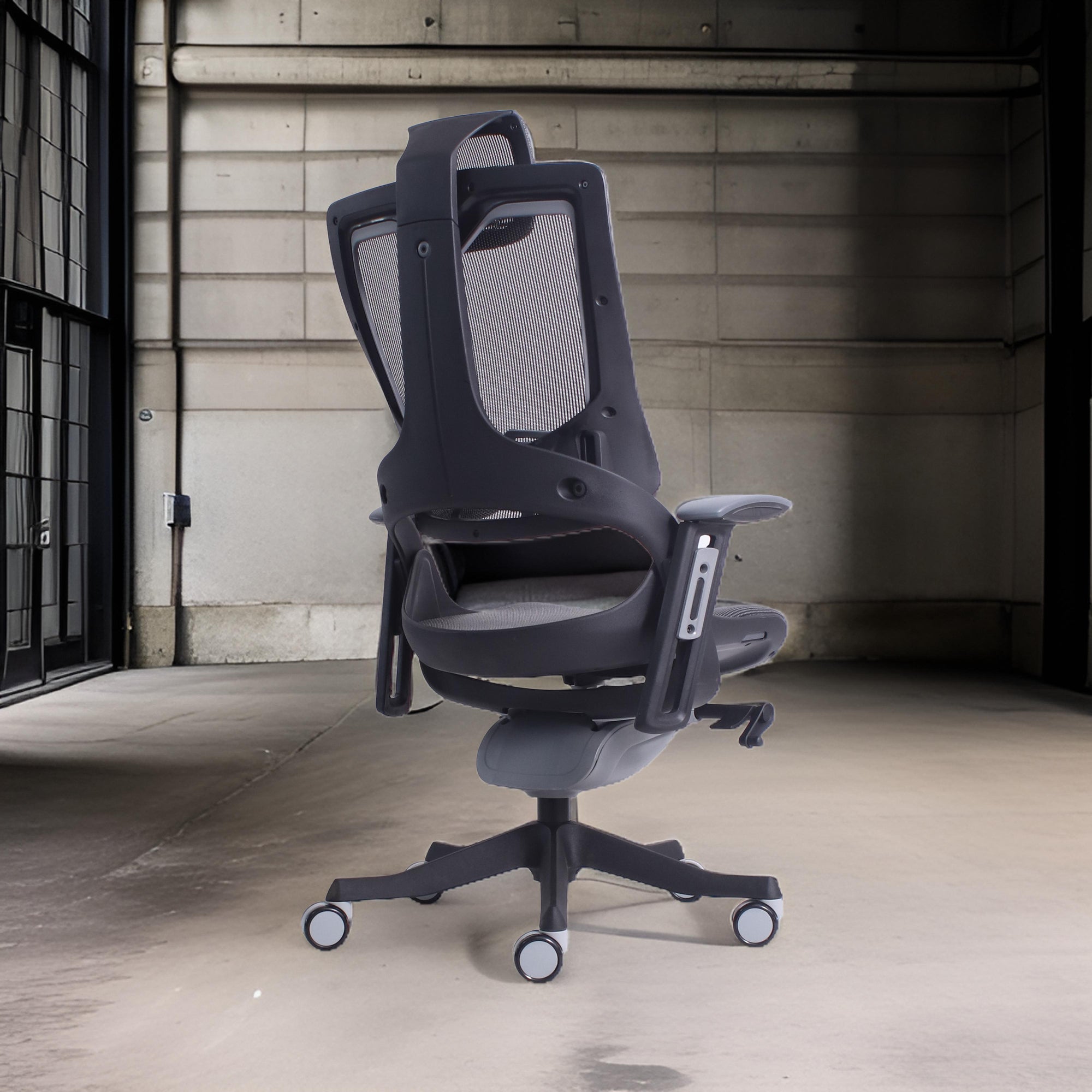 KARDASHIAN CON CABECERA NEGRO