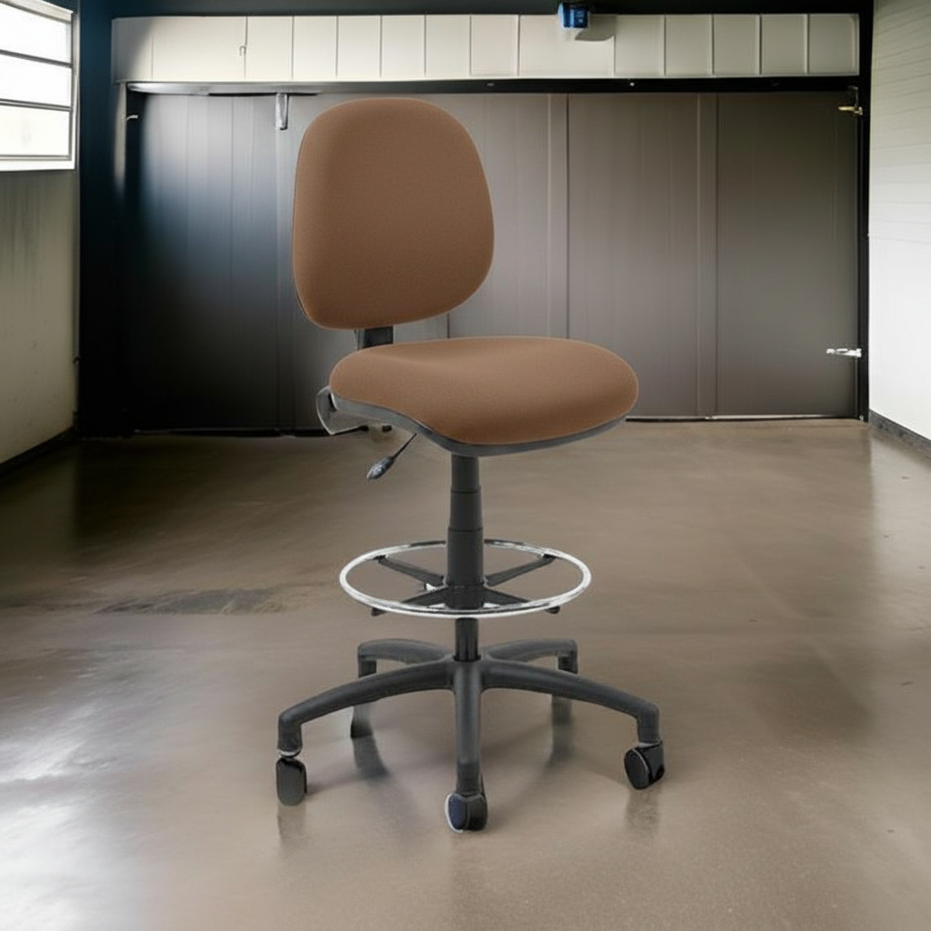 Silla Hood Medio Cashier Cromado - Tela Café/Marrón Inclinada Derecha