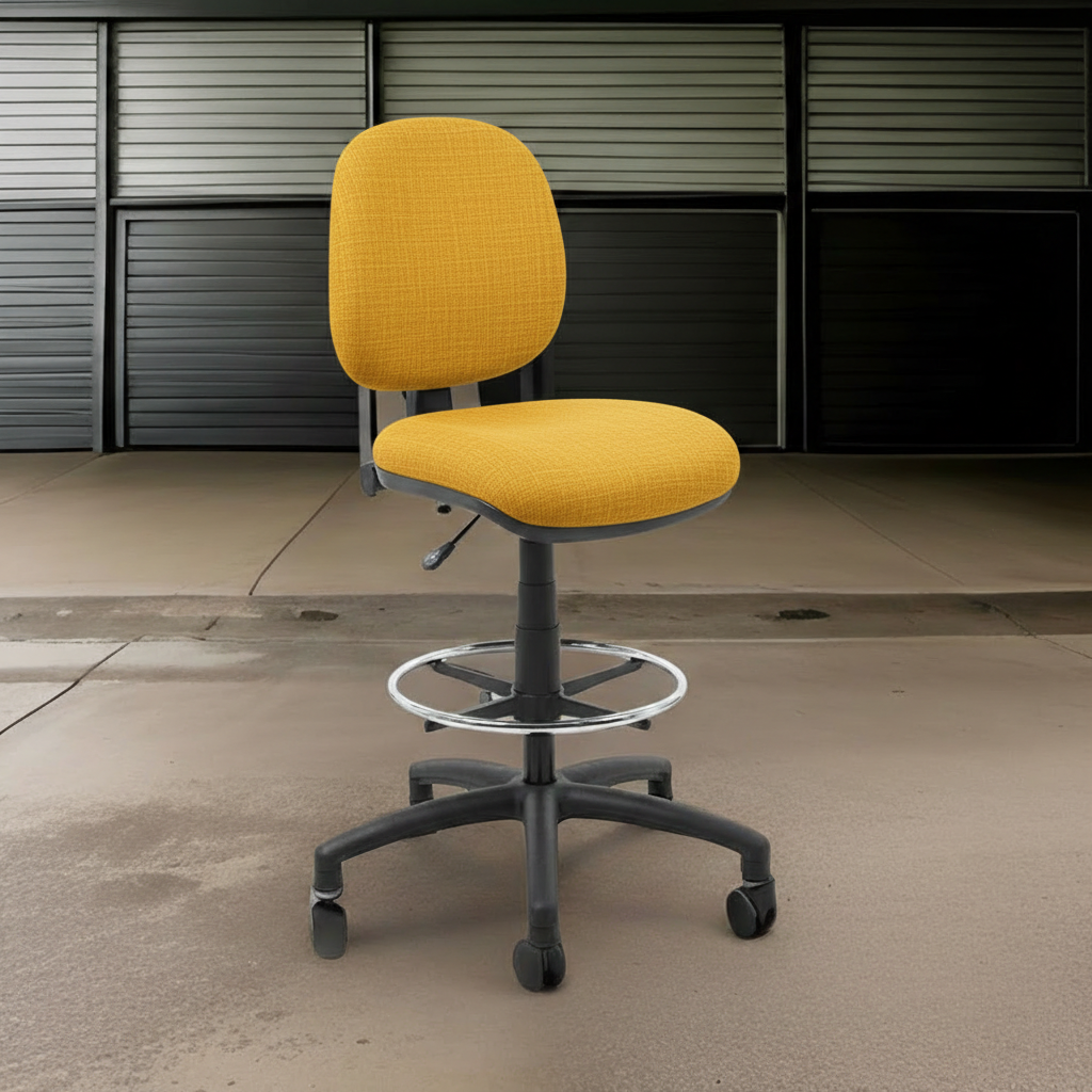 Silla Hood Medio Cashier Cromado - Tela Amarillo Dorado Frente